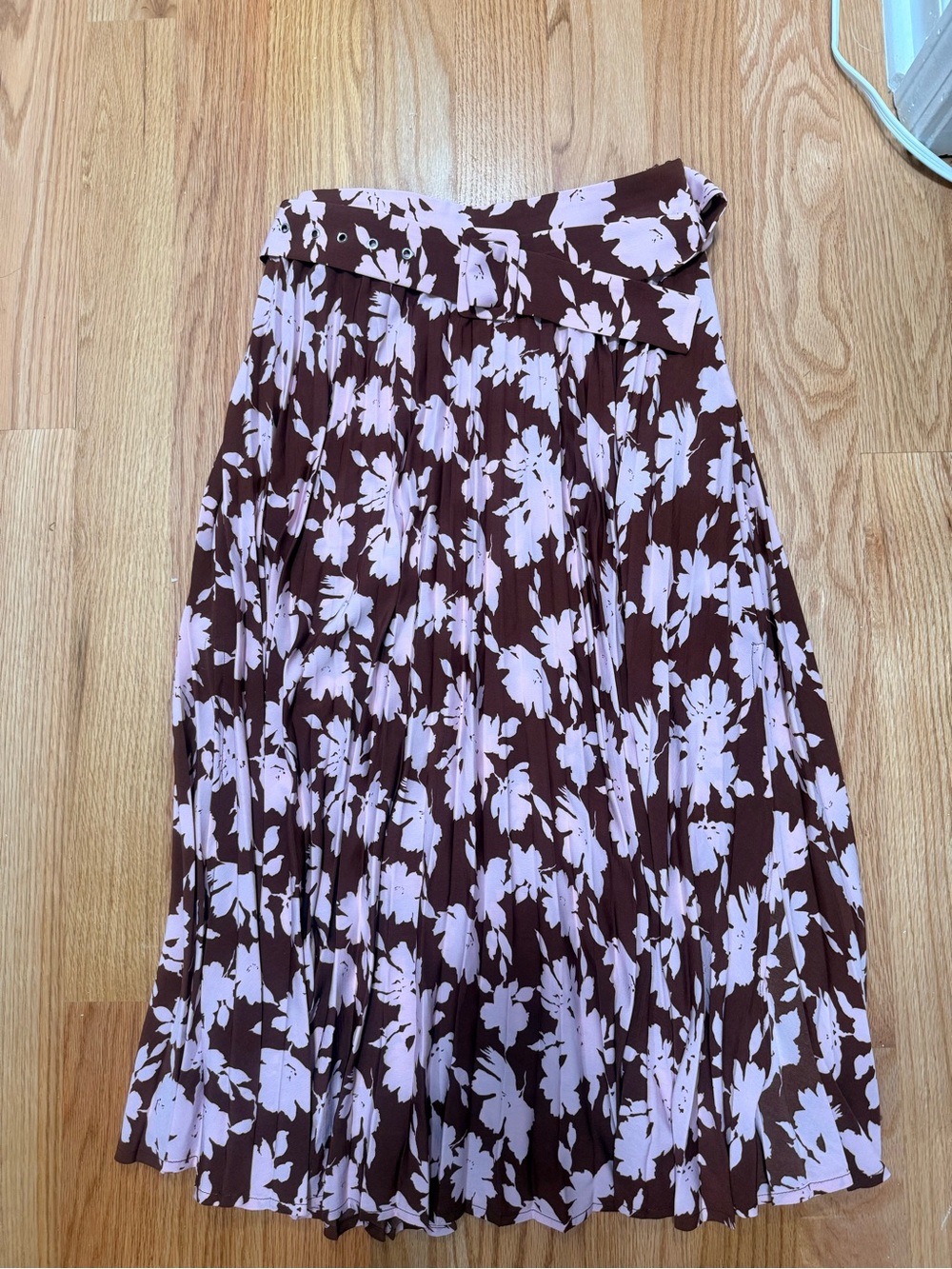Lulu's burgundy Midi Skirt with Pink Floral Print